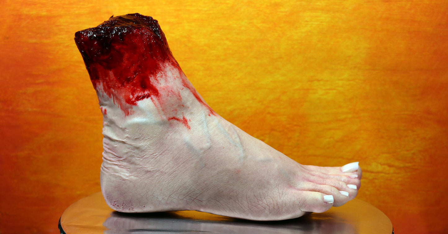 Bloody severed foot, very realistic. Great for Halloween decoration, haunted house or horror prop