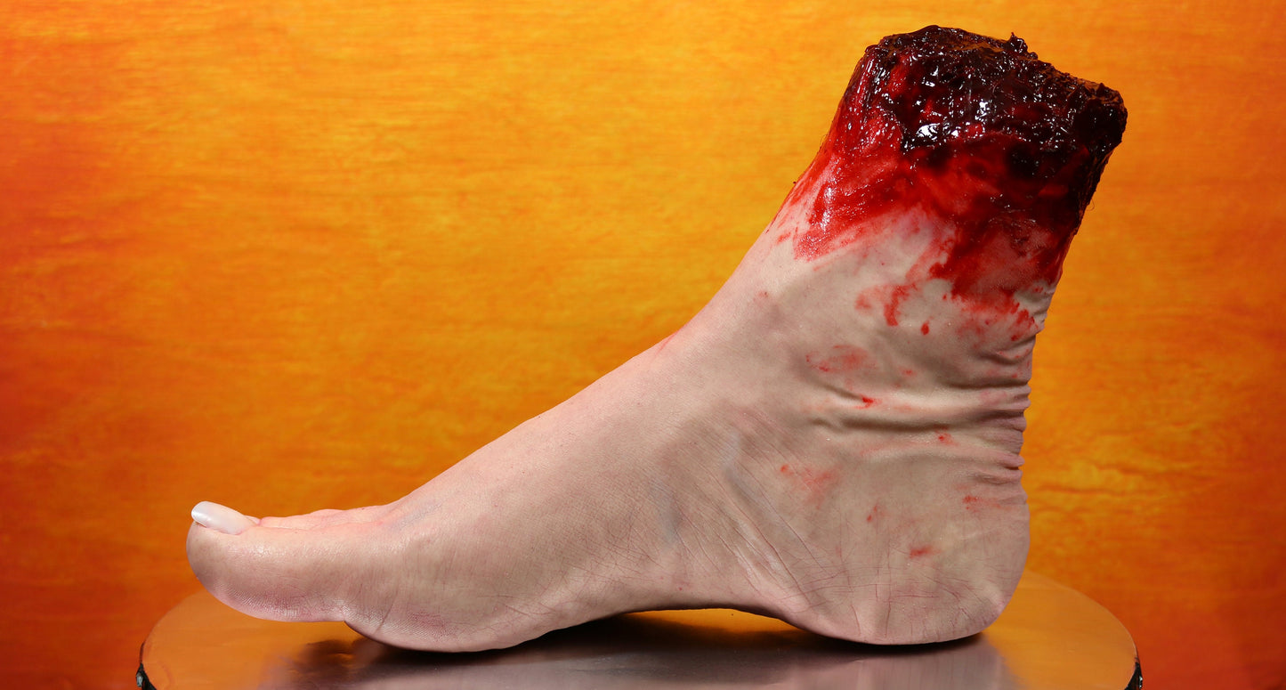 Bloody severed foot, very realistic. Great for Halloween decoration, haunted house or horror prop